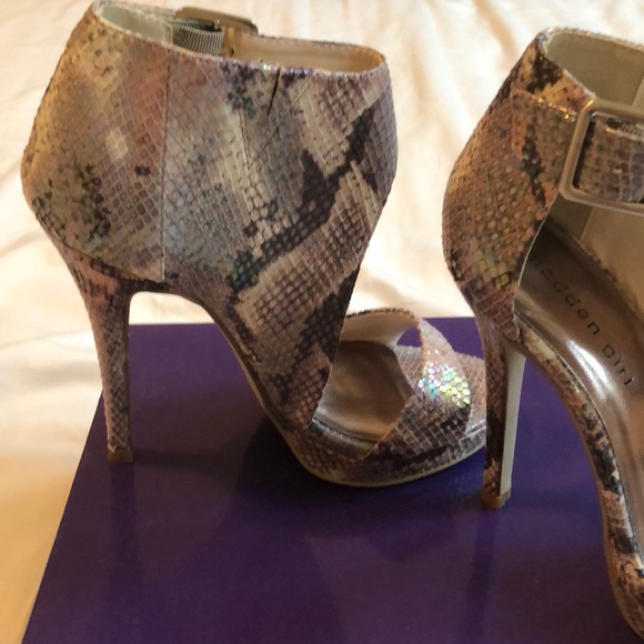 NIB Steve Madden snake print shoes on size 6 - Picture 6 of 6